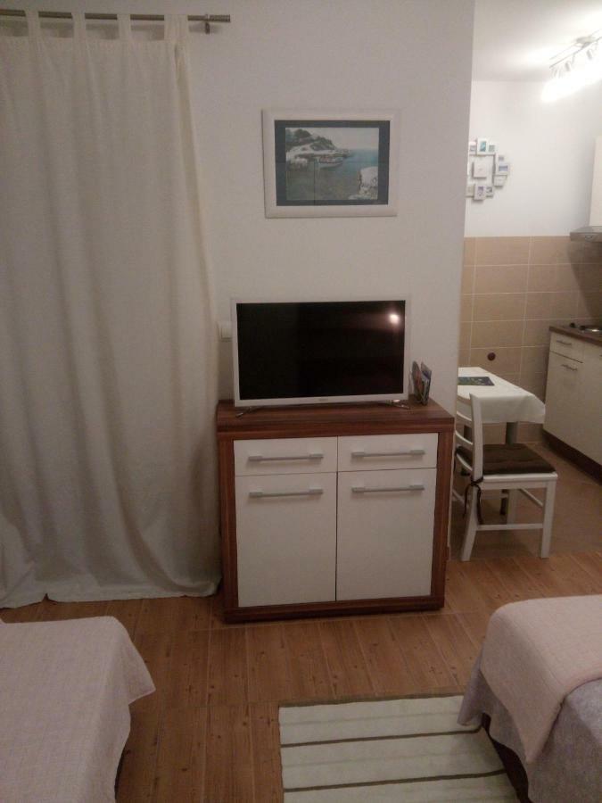 Lomar Apartment *